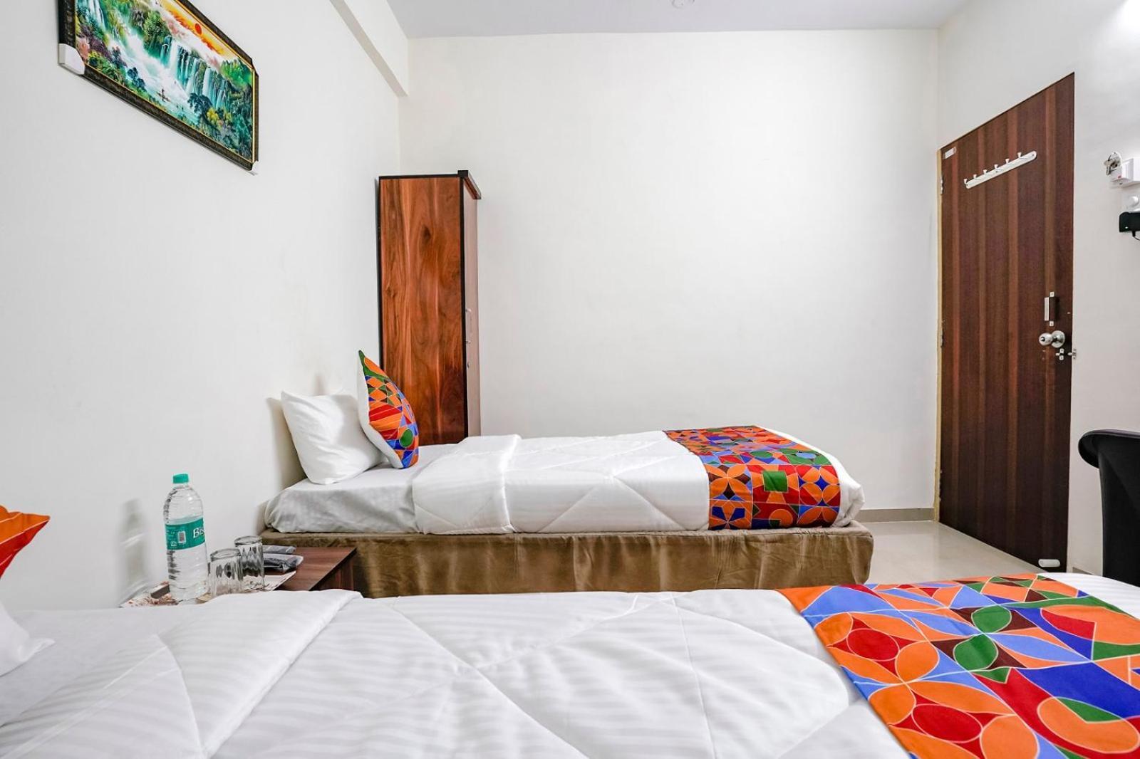 Hotel Comfort Caves Nashik Exterior foto